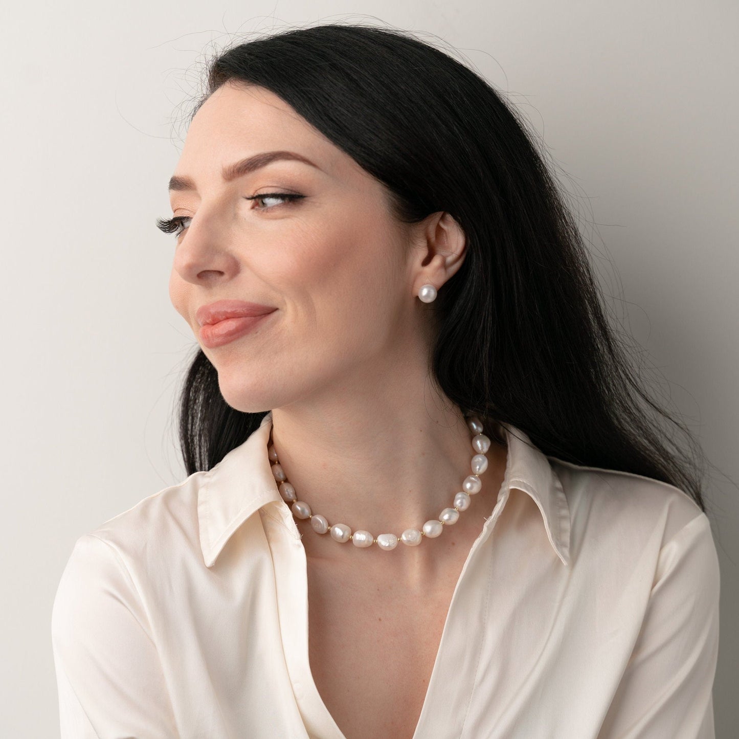 AMORA Chunky Baroque Pearl Necklace