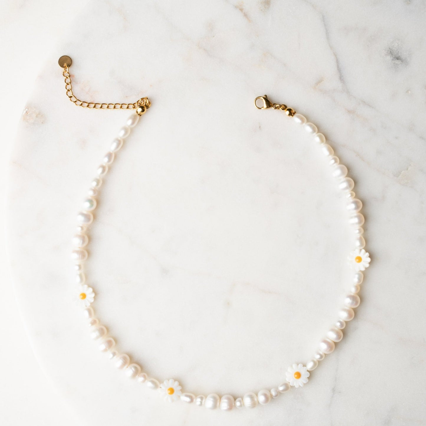 DAISY Freshwater Pearl Necklace Choker