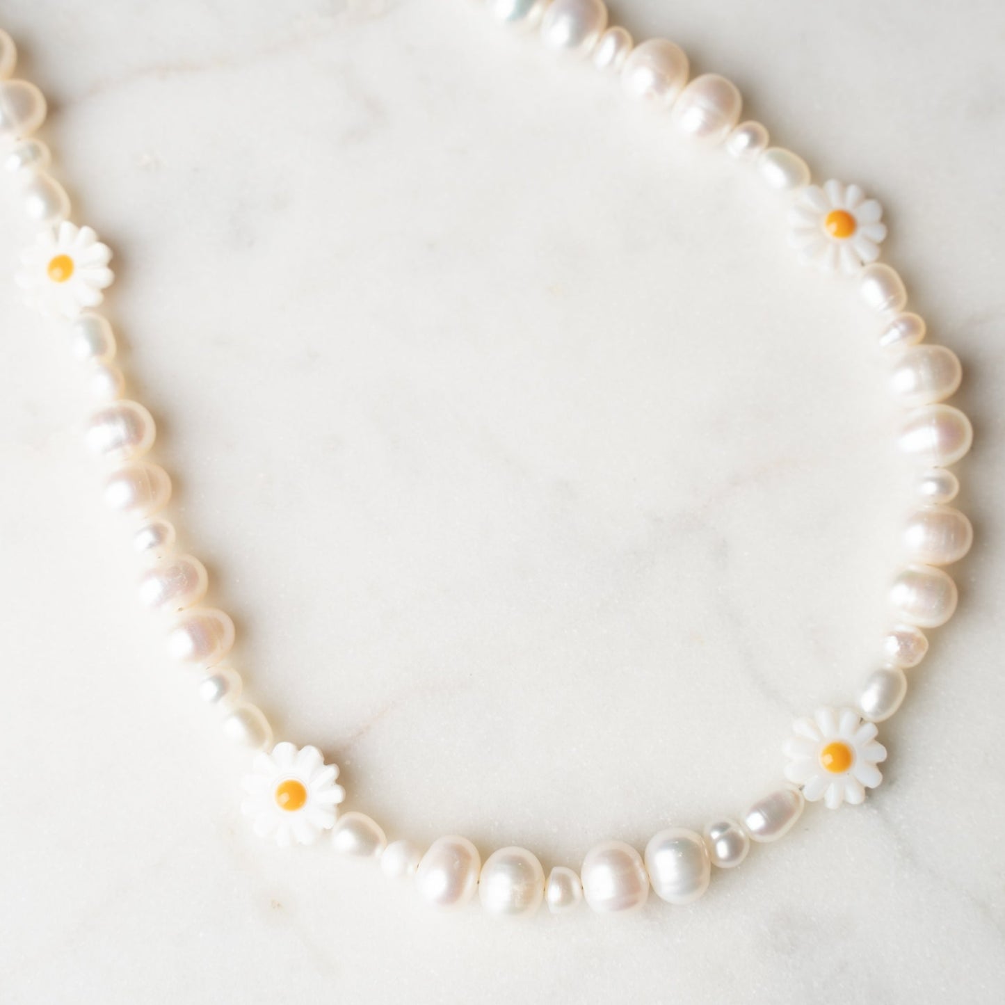DAISY Freshwater Pearl Necklace Choker