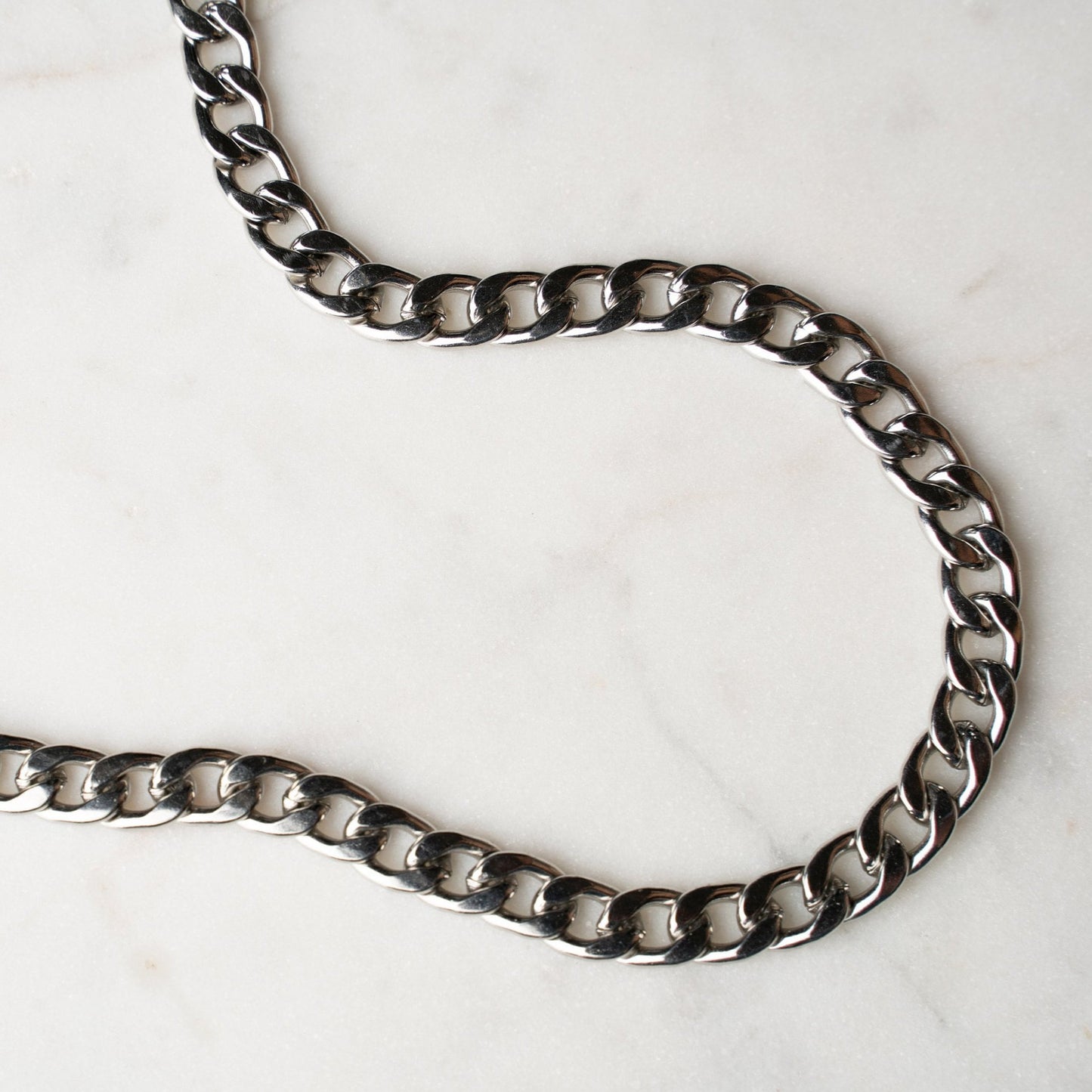 thick curb link chain necklace with round multi-functional clasp, waterproof hyperallergenic stainless steel Cuban link chain choker