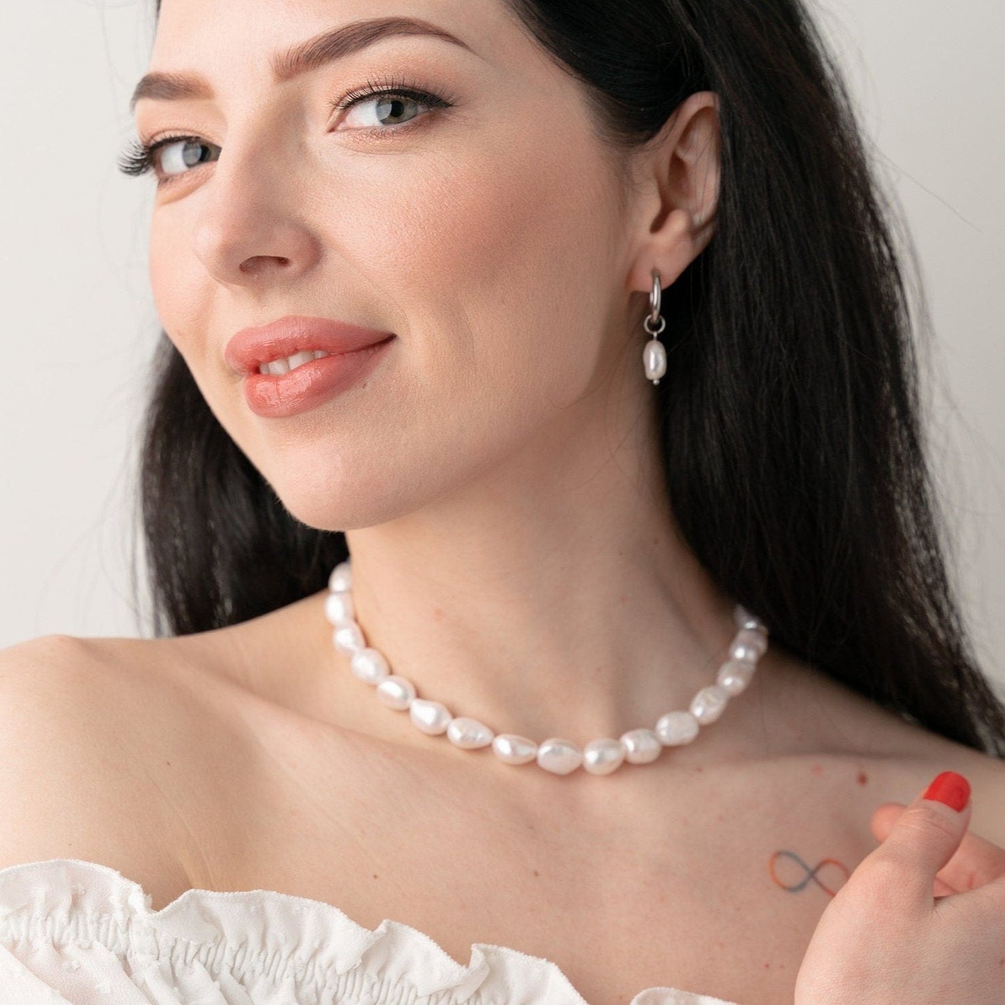 EFFIE Chunky Irregular Pearl Necklace