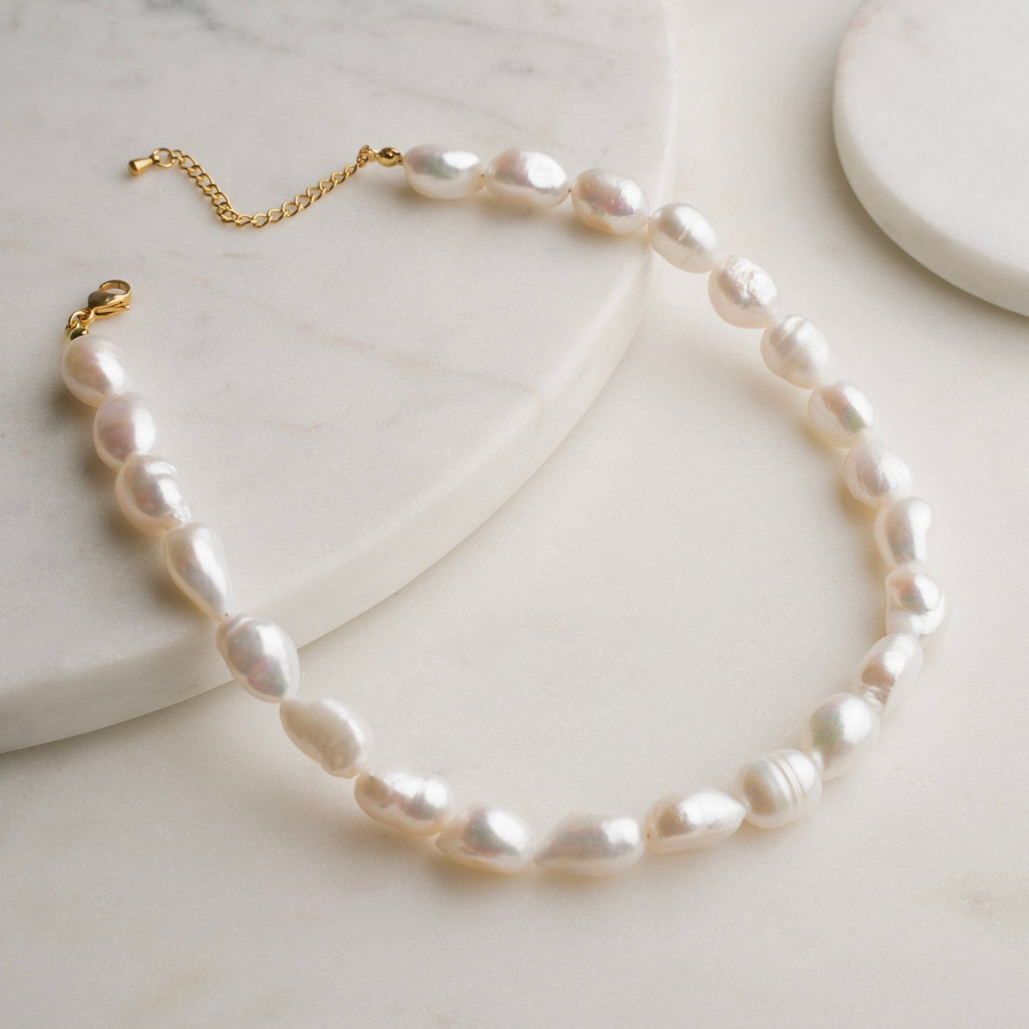 EFFIE Chunky Irregular Pearl Necklace