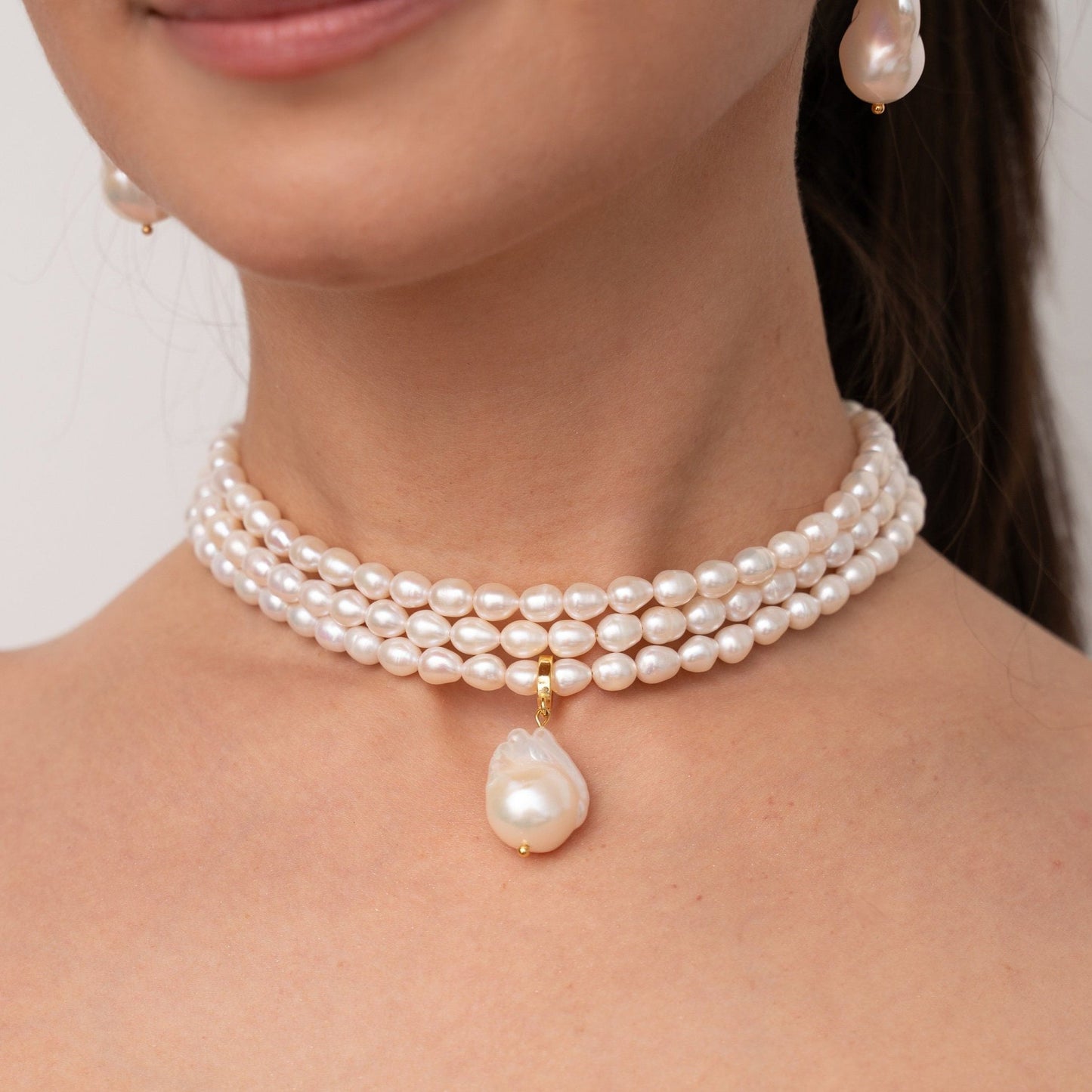 VENICE Multi Strand Pearl Necklace