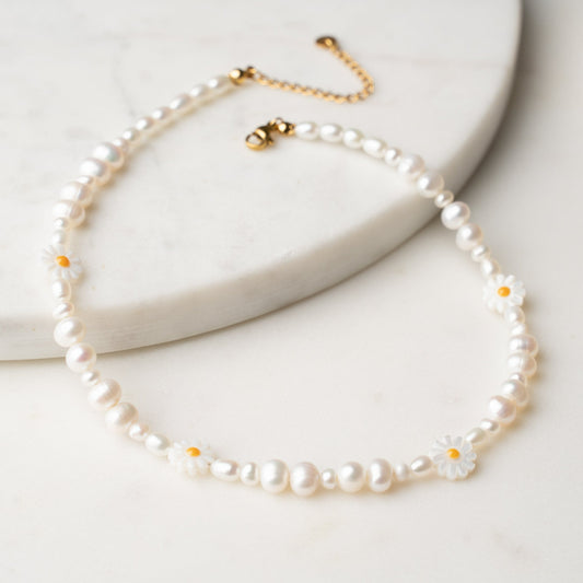 DAISY Freshwater Pearl Necklace Choker